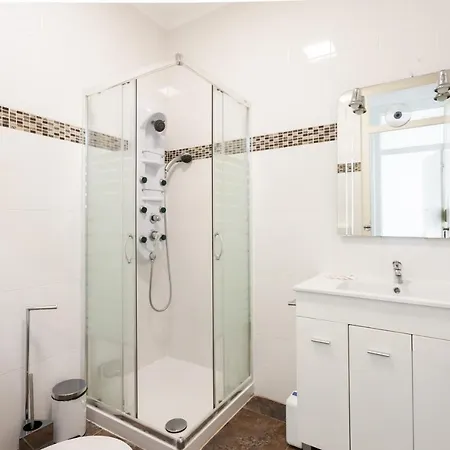 Flh The Poet Near Saldanha * Lisboa