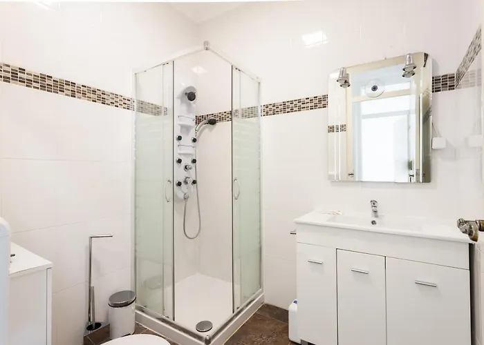 Flh The Poet Near Saldanha * Lisboa